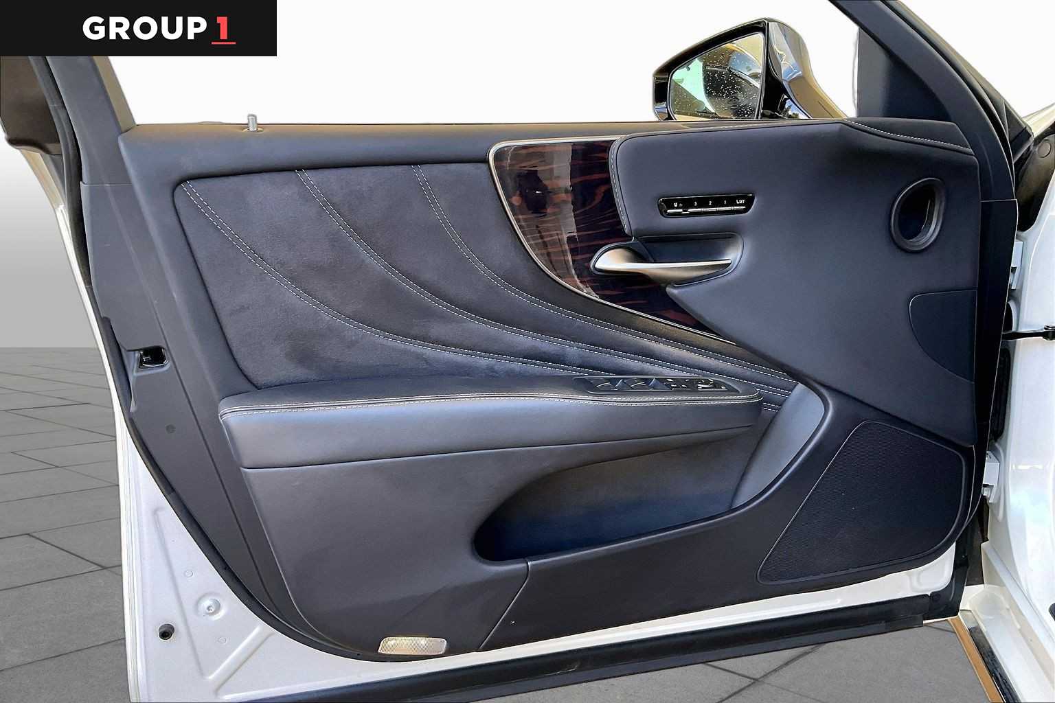 2022 Lexus LS 500 photo 19 of 34
