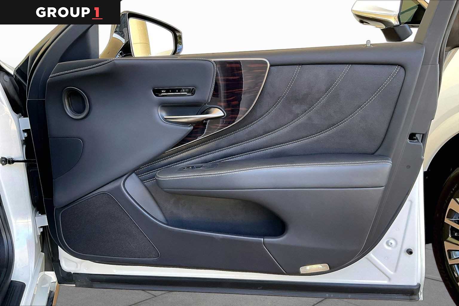 2022 Lexus LS 500 photo 20 of 34