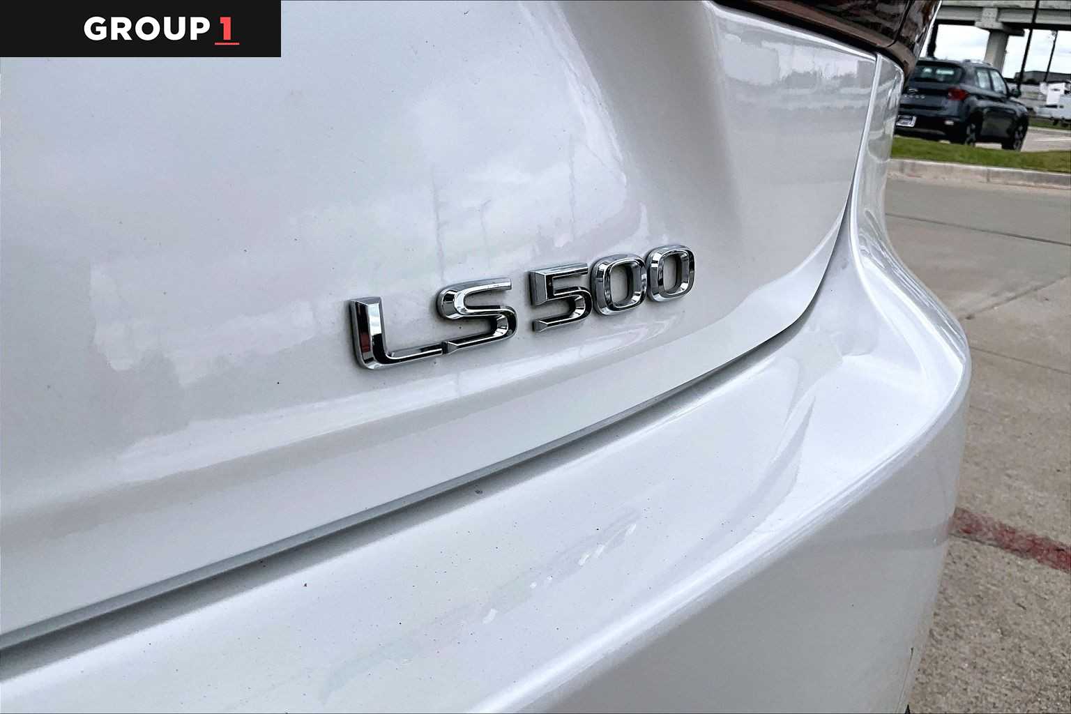 2023 Lexus LS 500 photo 28 of 34