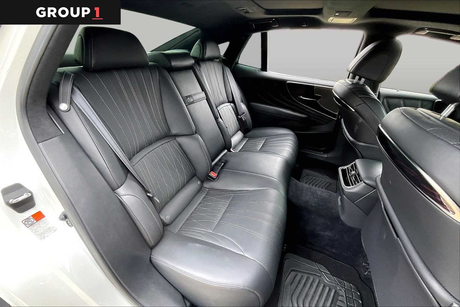 2023 Lexus LS 500 photo 17 of 34