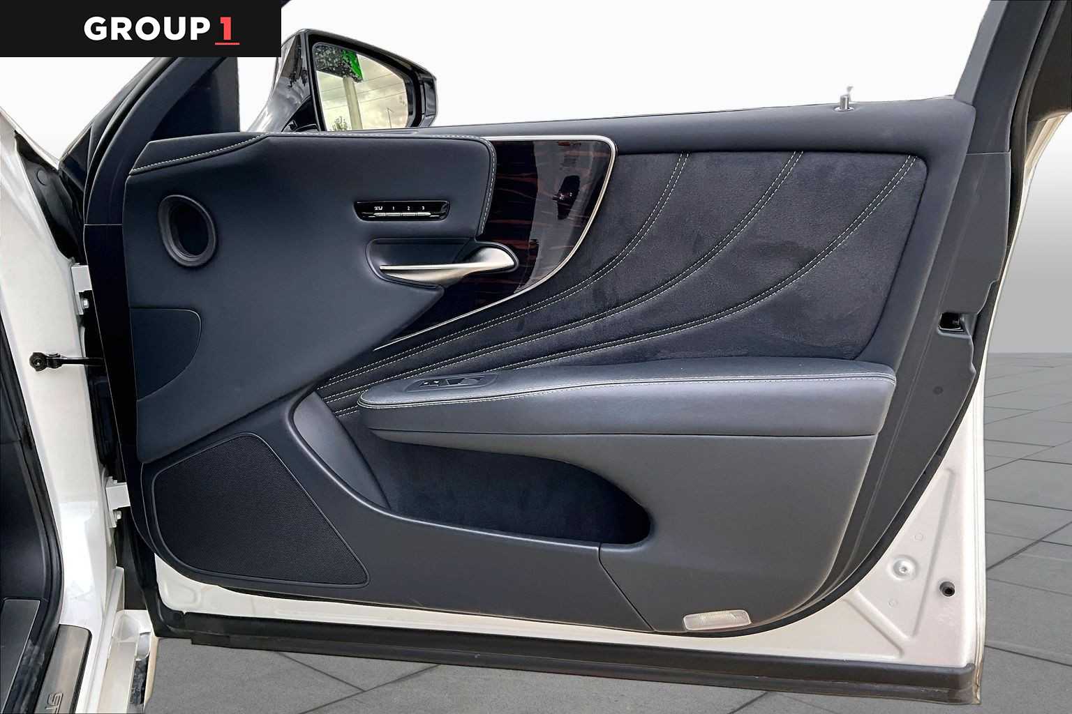 2023 Lexus LS 500 photo 20 of 34