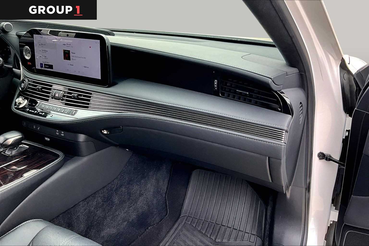 2023 Lexus LS 500 photo 16 of 34