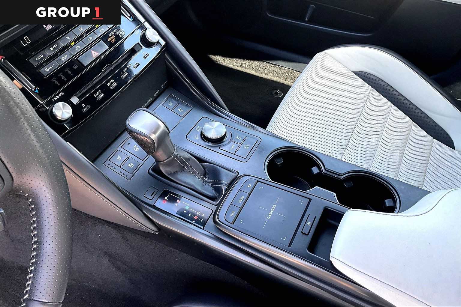 2023 Lexus IS 350 photo 17 of 36