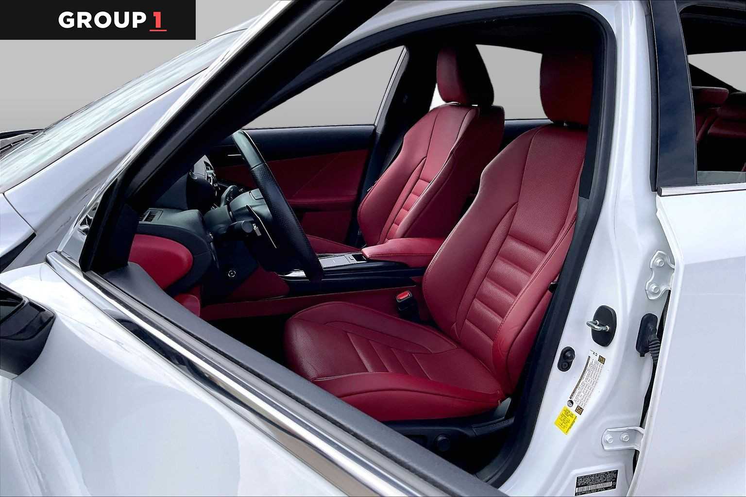 2023 Lexus IS 350 photo 7 of 34
