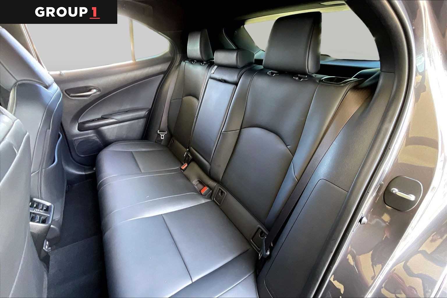 2023 Lexus UX 250h photo 17 of 33