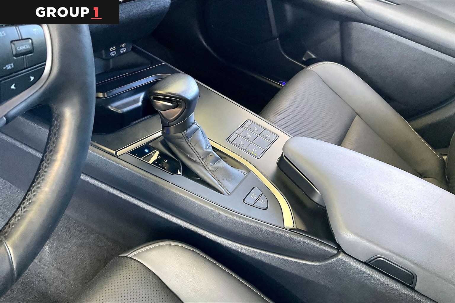 2023 Lexus UX 250h photo 13 of 33