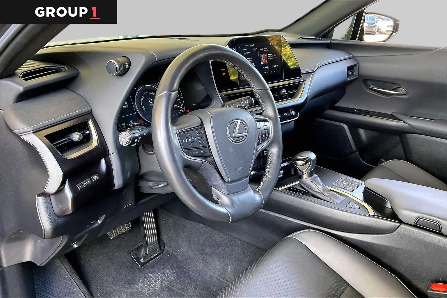 2023 Lexus UX 250h photo 14 of 33