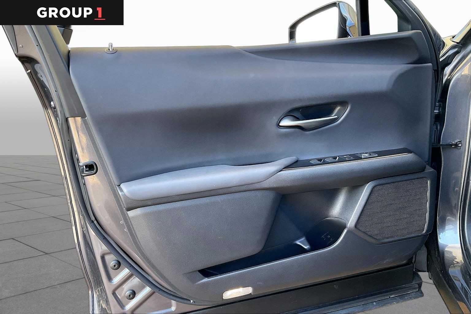 2023 Lexus UX 250h photo 18 of 33