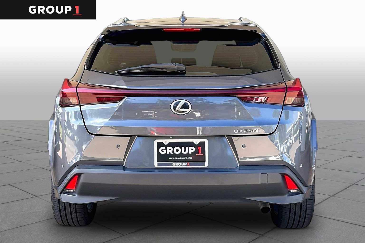 2023 Lexus UX 250h photo 4 of 33