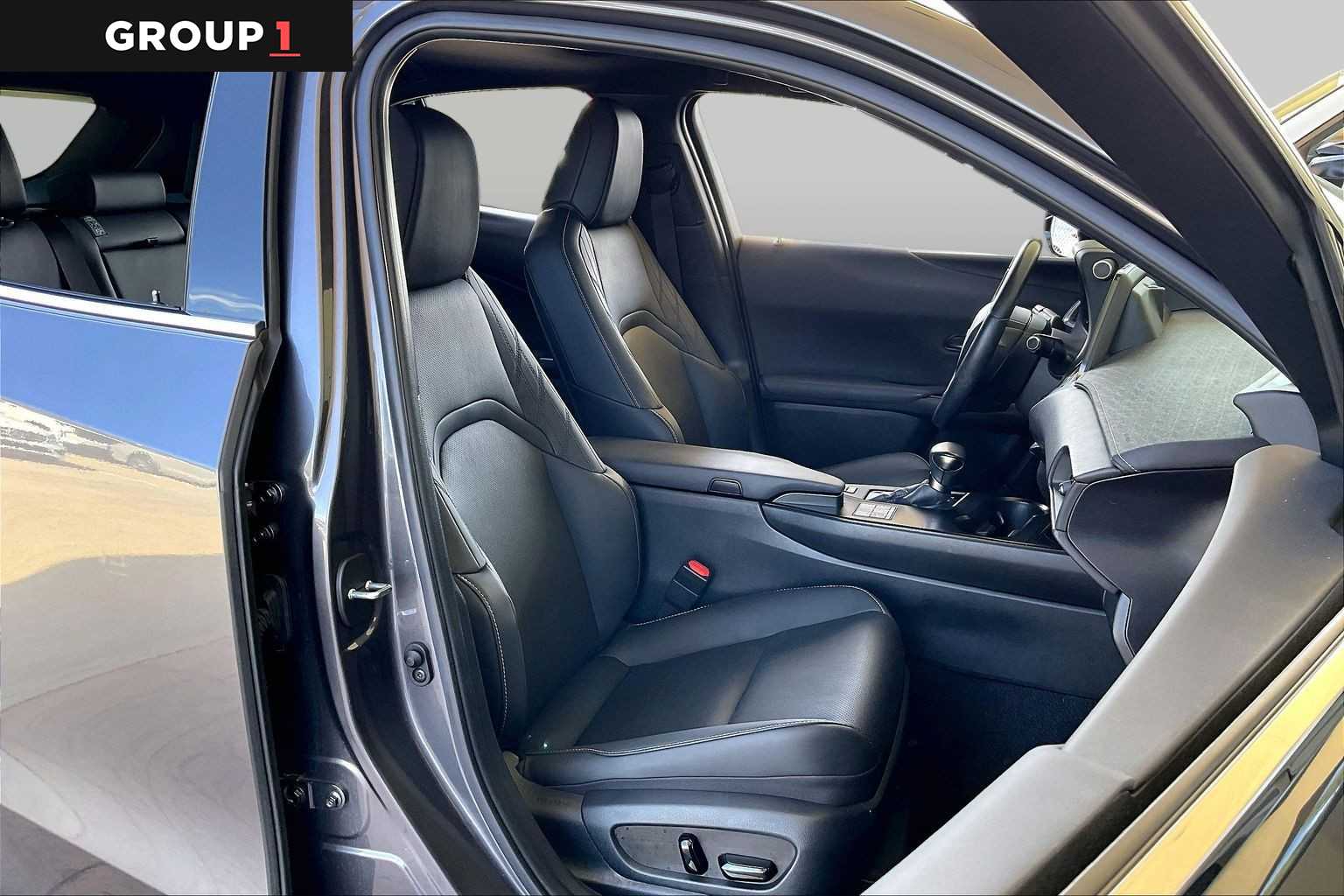 2023 Lexus UX 250h photo 7 of 33
