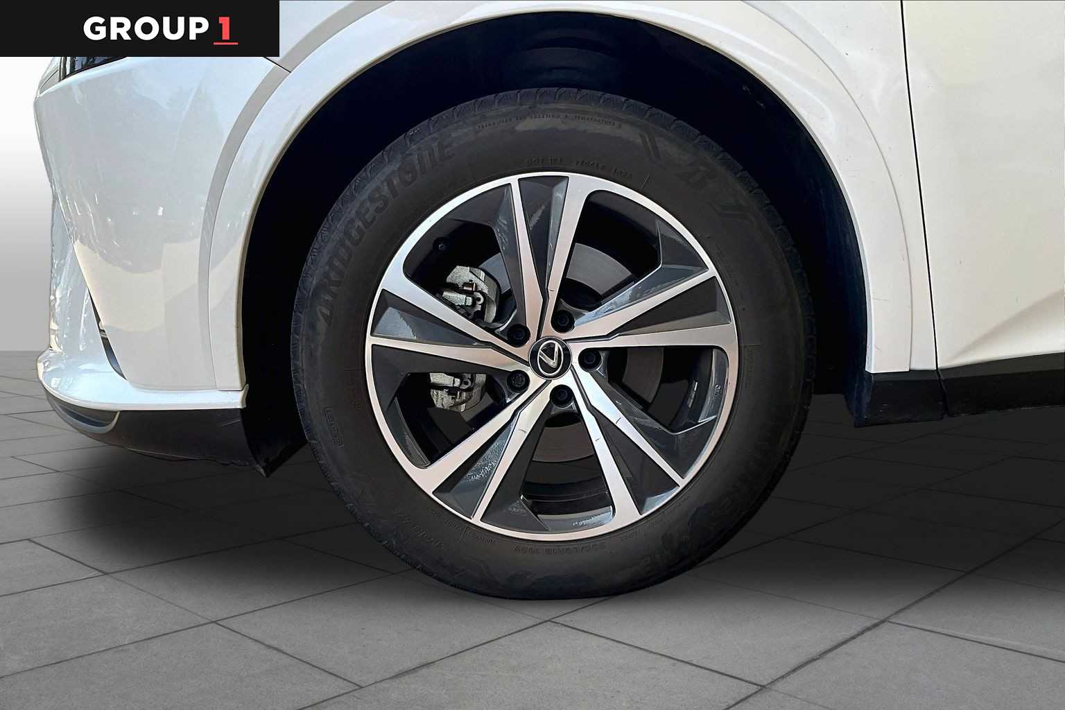 2024 Lexus RX 350 photo 9 of 34