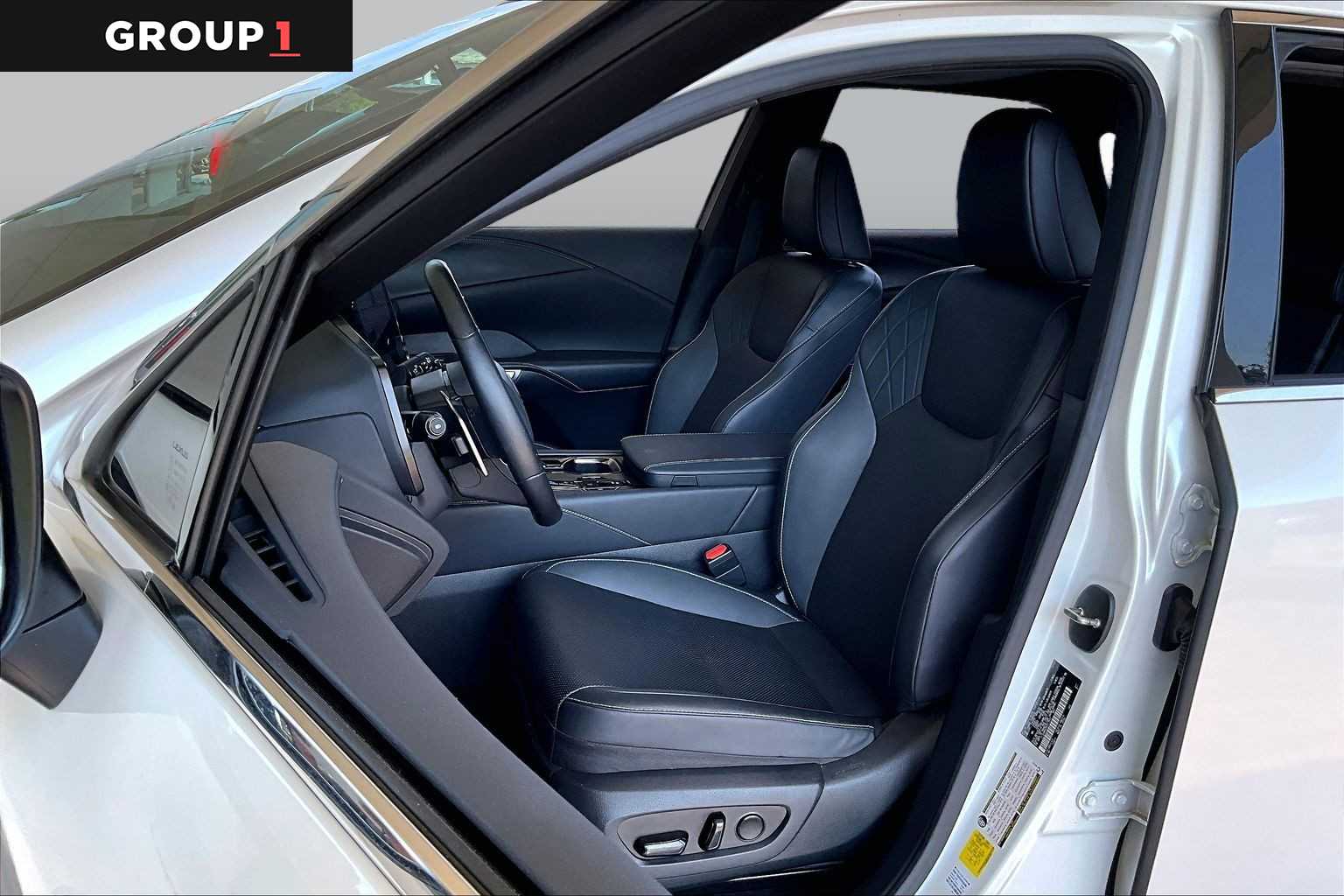2024 Lexus RX 350 photo 7 of 34