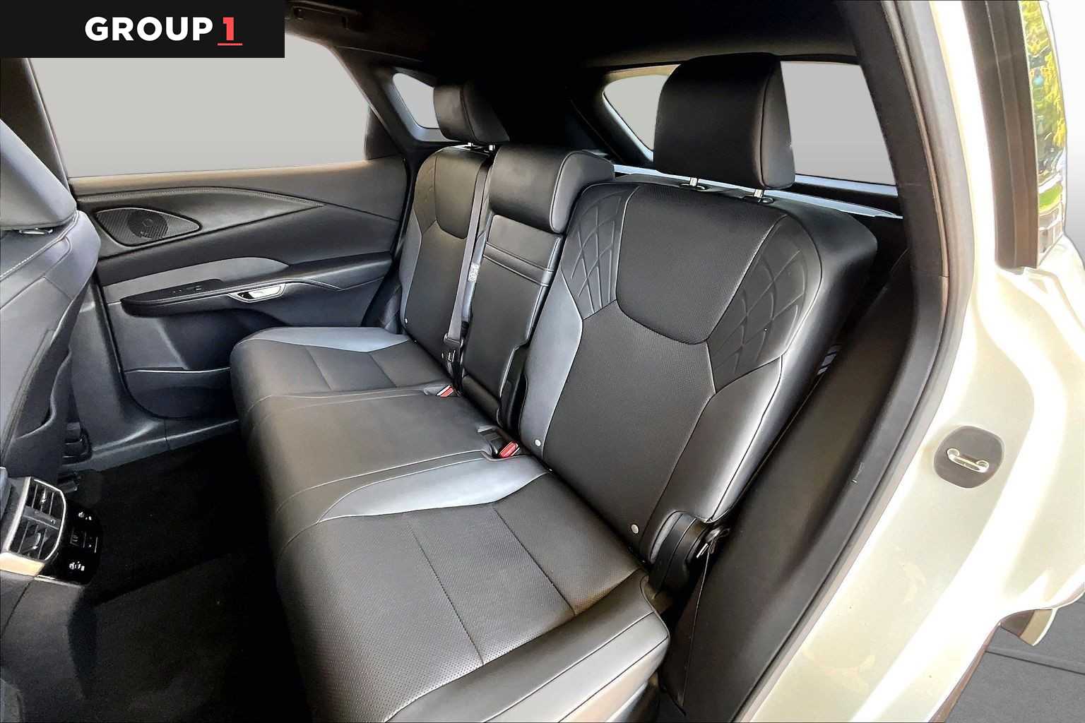 2024 Lexus RX 350 photo 18 of 34