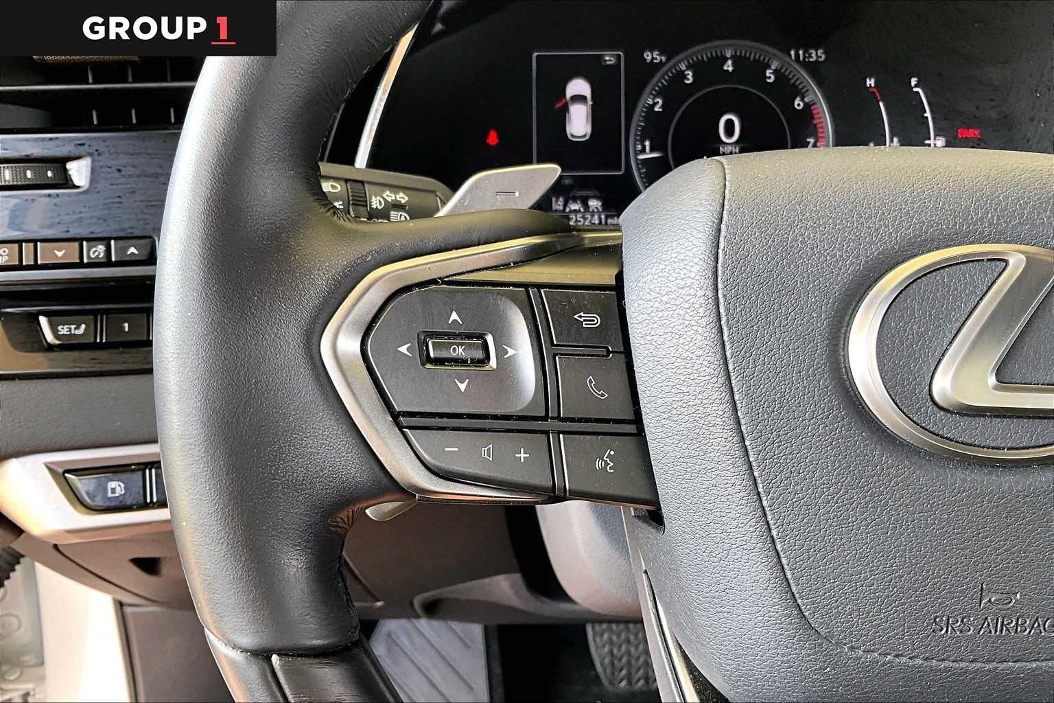 2024 Lexus RX 350 photo 21 of 34