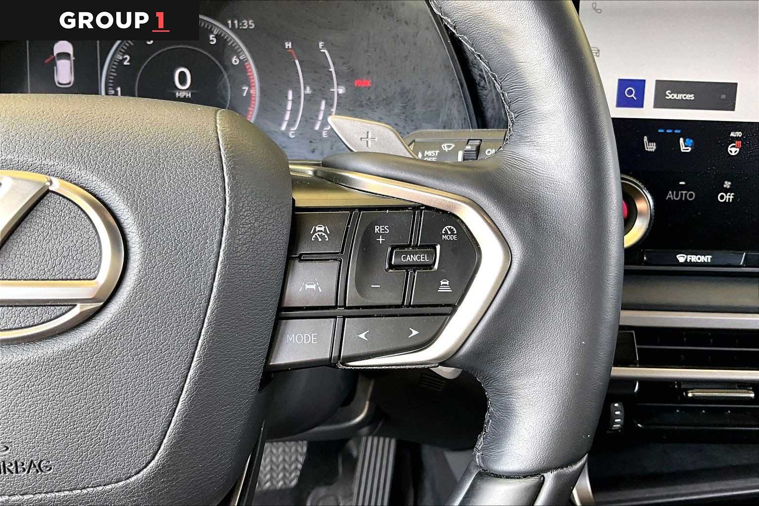 2024 Lexus RX 350 photo 22 of 34