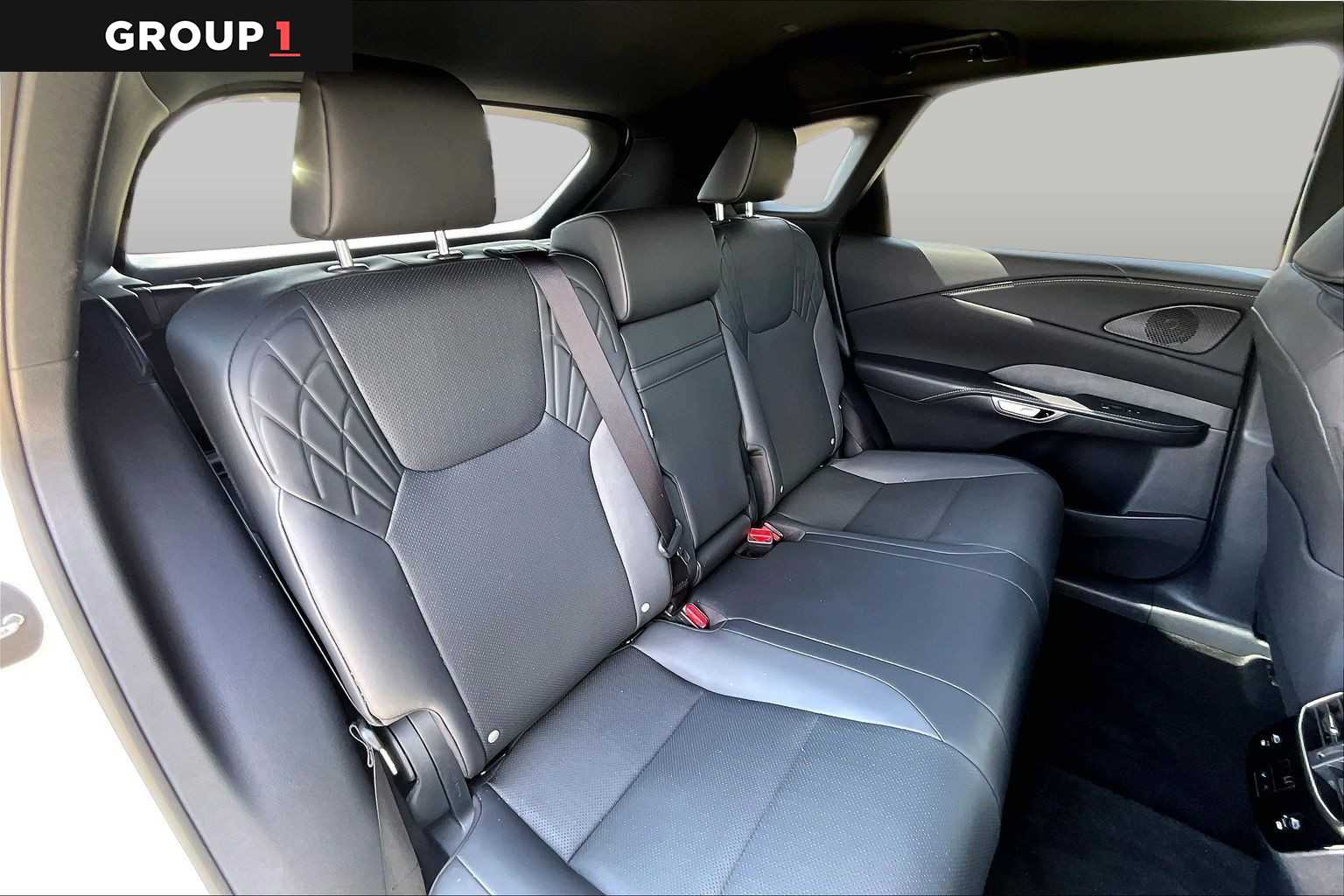2026 Lexus RX 350 photo 17 of 34