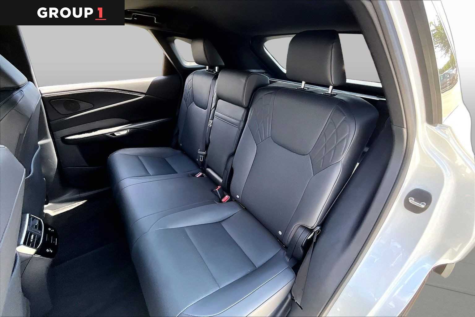 2026 Lexus RX 350 photo 18 of 34