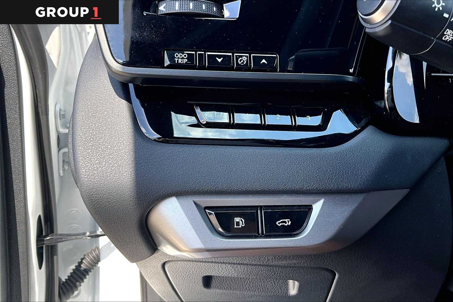 2026 Lexus RX 350 photo 33 of 34