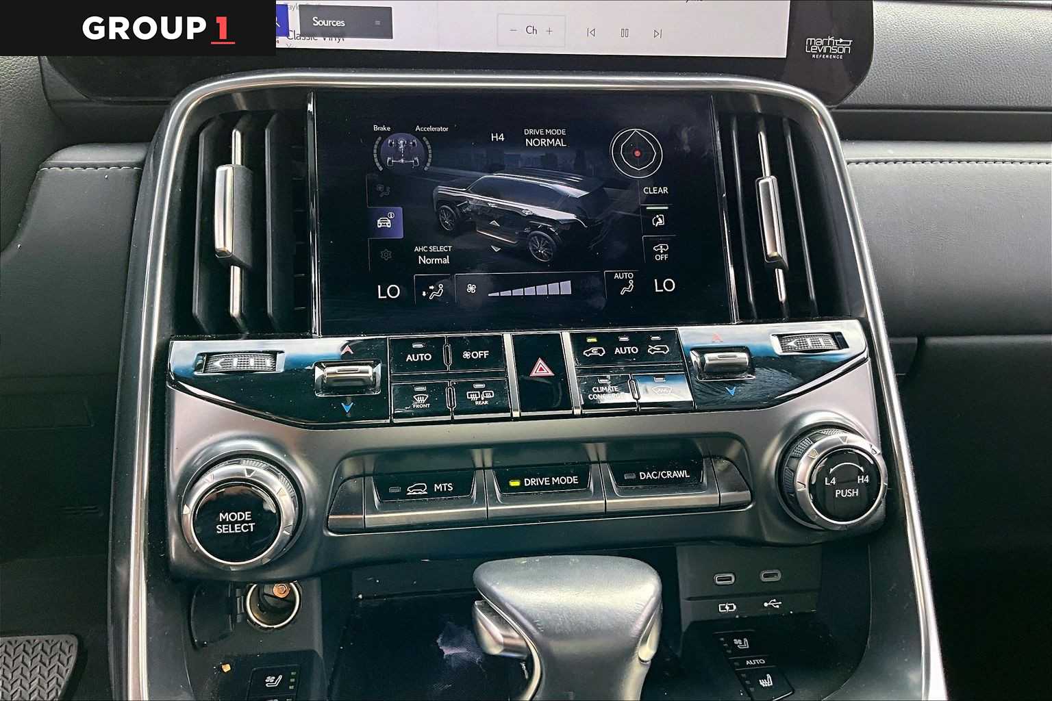 2025 Lexus LX 600 photo 32 of 34