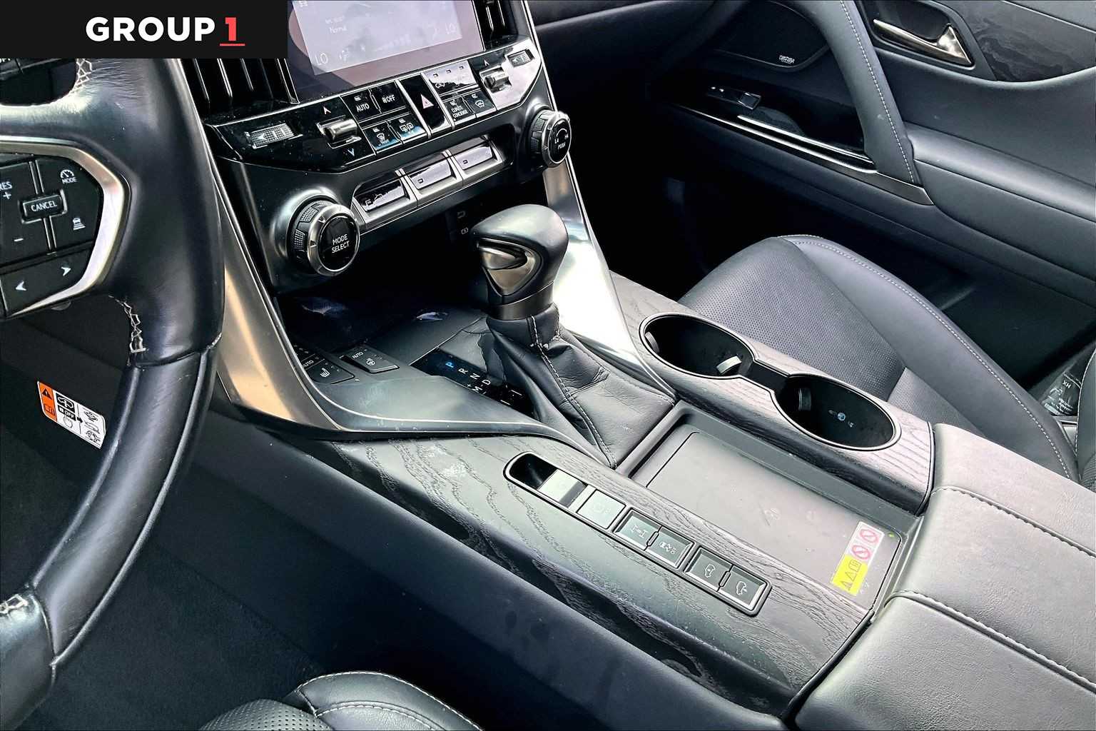 2025 Lexus LX 600 photo 14 of 34