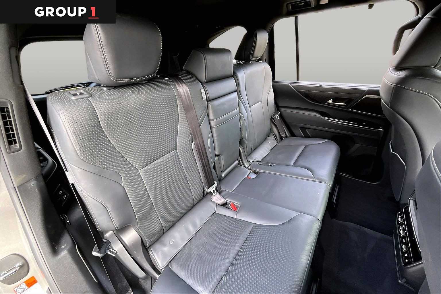 2025 Lexus LX 600 photo 17 of 34
