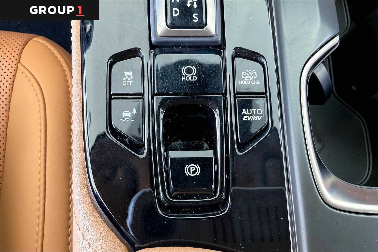 2026 Lexus NX 450h+ photo 32 of 34