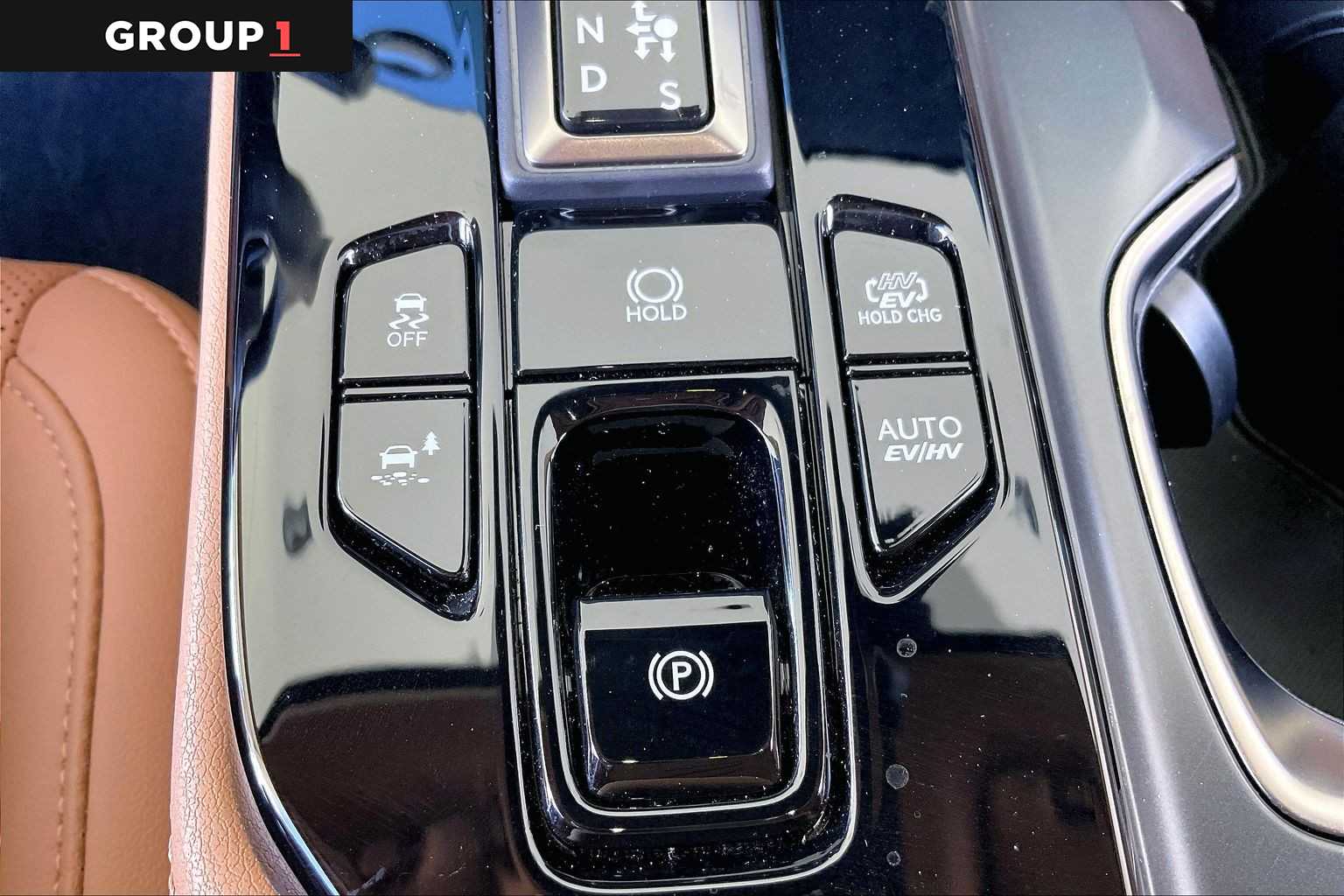 2026 Lexus NX 450h+ photo 32 of 34