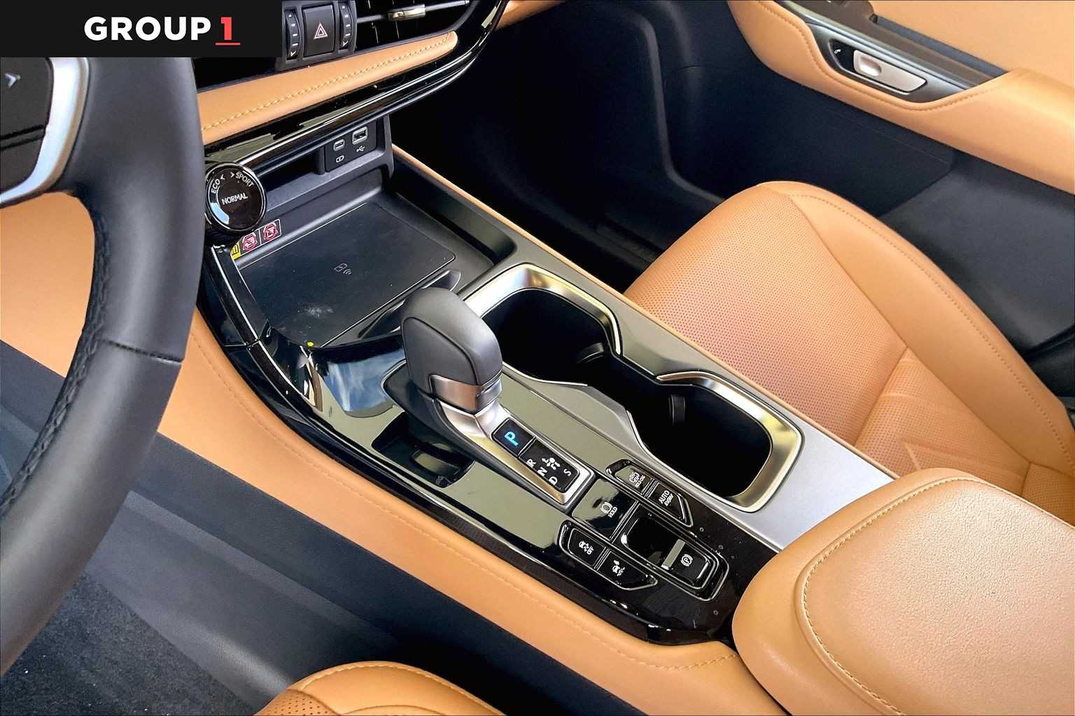 2026 Lexus NX 450h+ photo 14 of 34