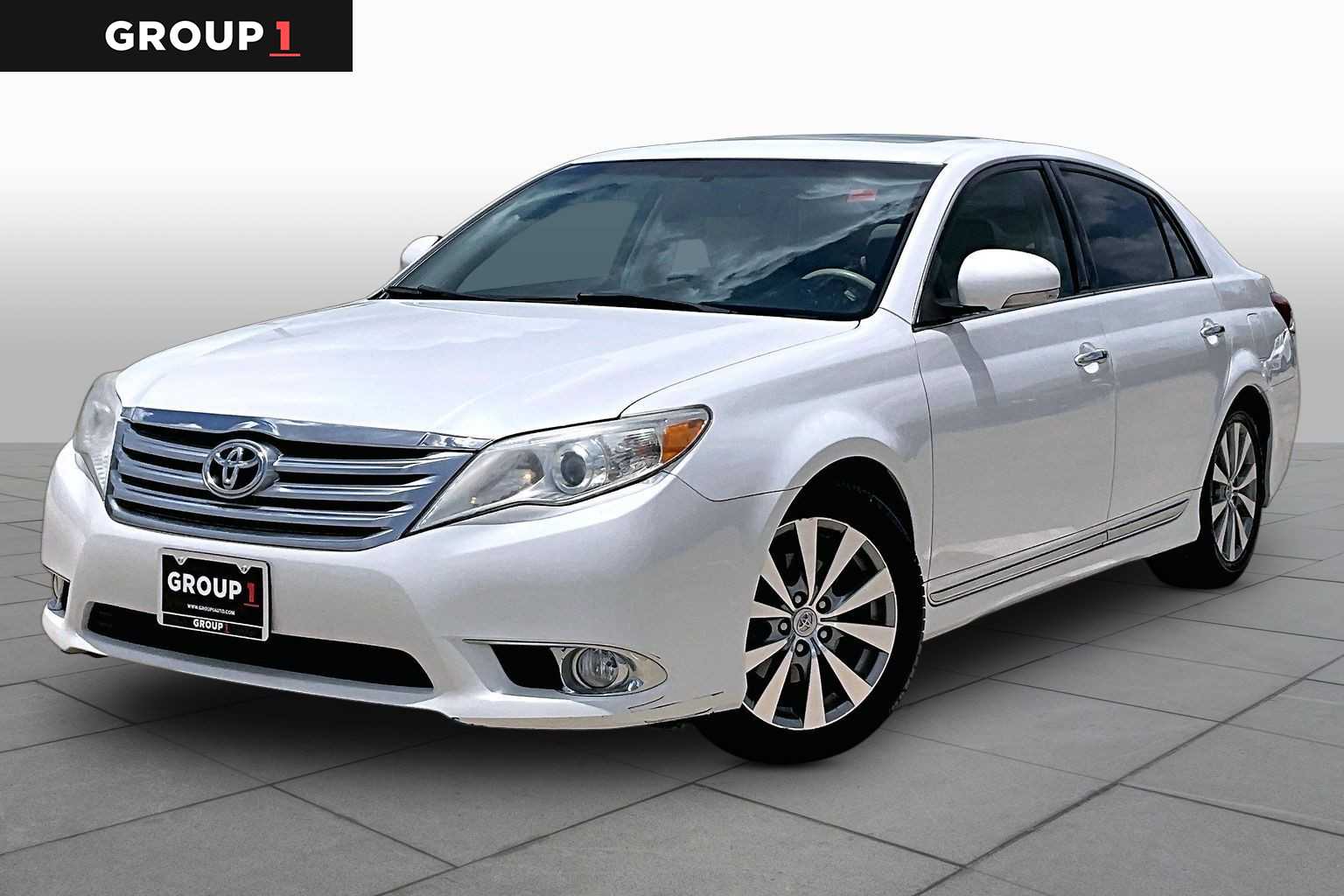2012 Toyota Avalon Limited Blizzard Pearl at Sterling McCall Nissan