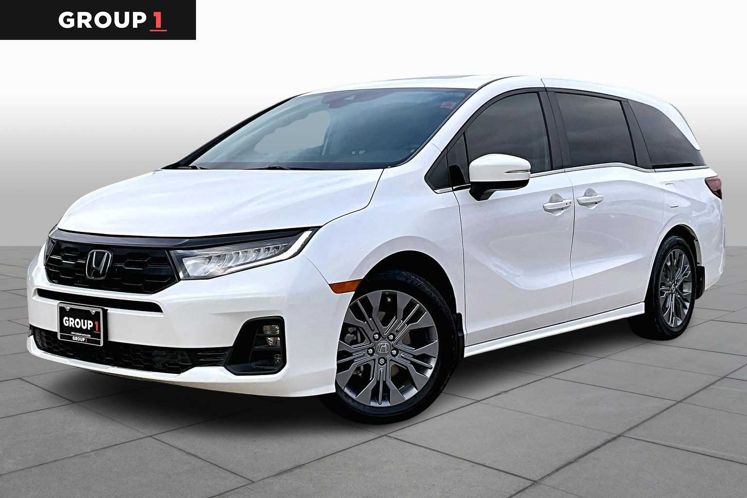 2025 Honda Odyssey Touring Platinum White Pearl at Honda of Clear Lake