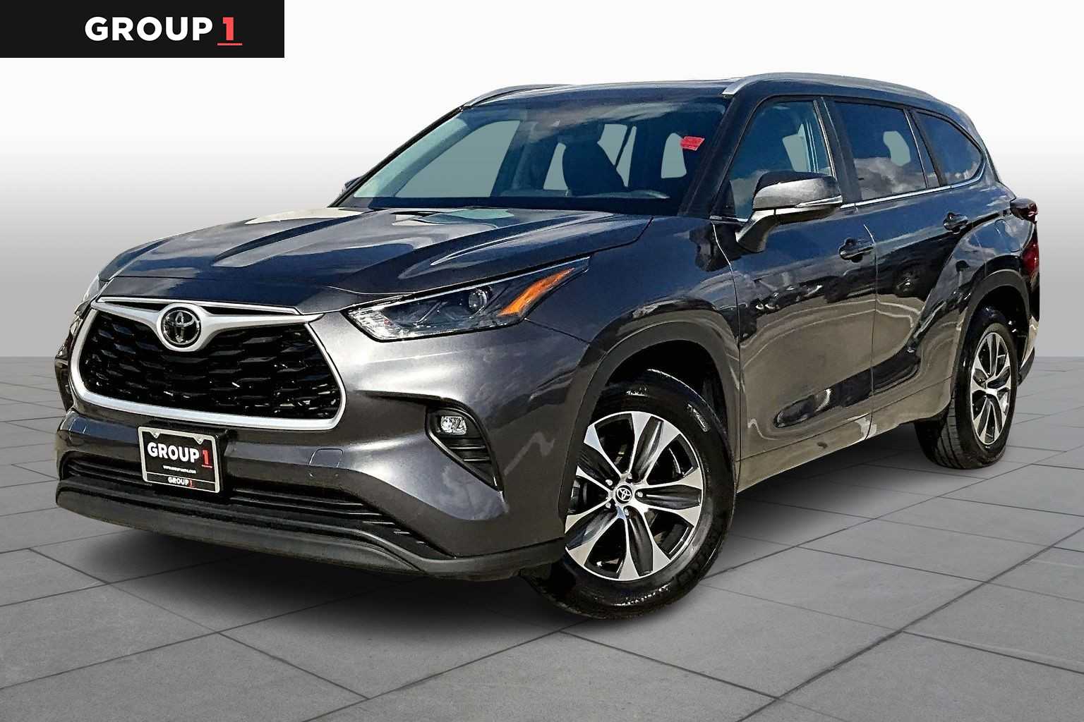 2025 Toyota Highlander XLE Magnetic Gray Metallic at AutoNation Toyota Gulf Fwy