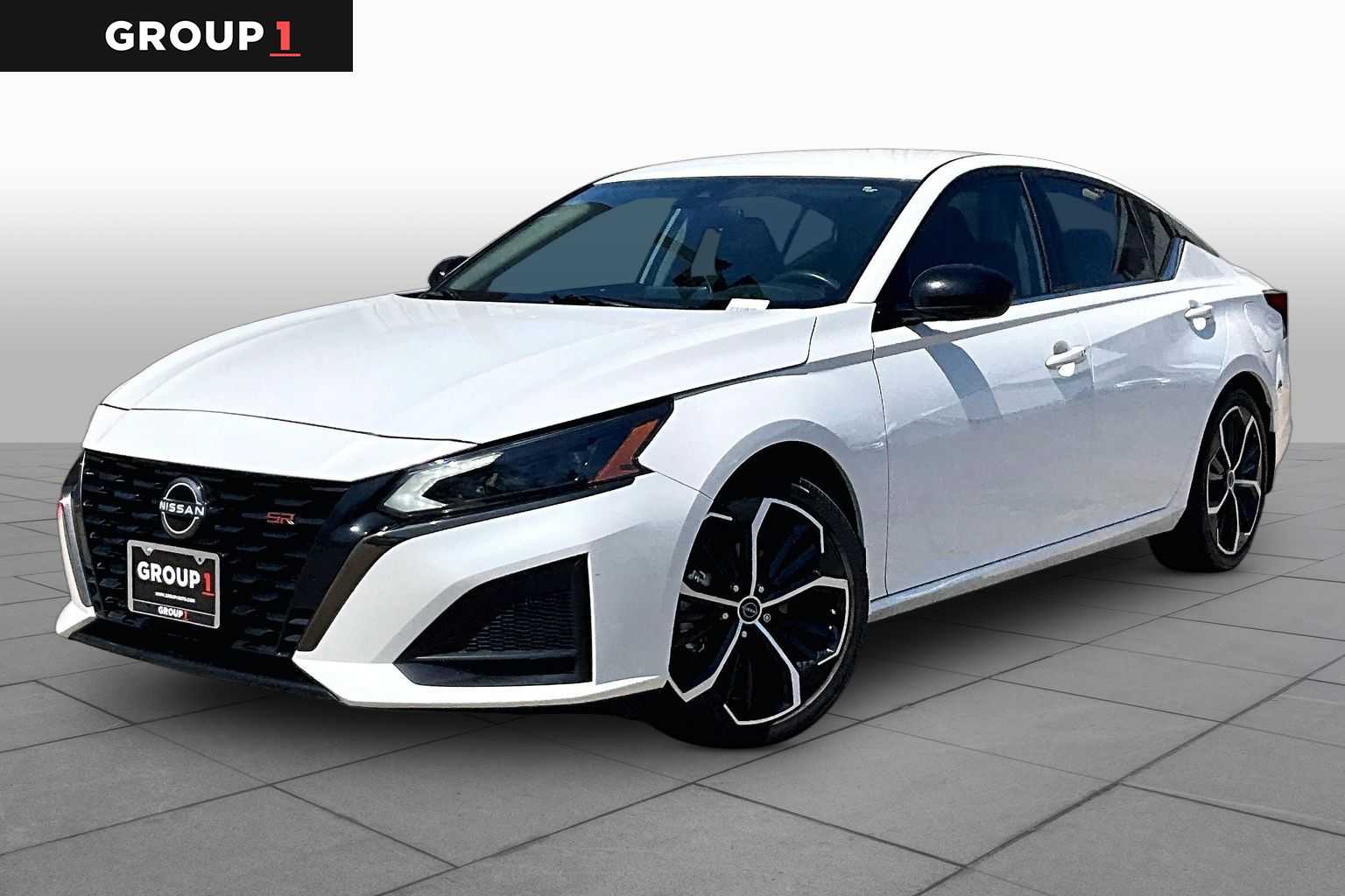 2024 Nissan Altima 2.5 SR Pearl White Tricoat at AutoNation USA Houston