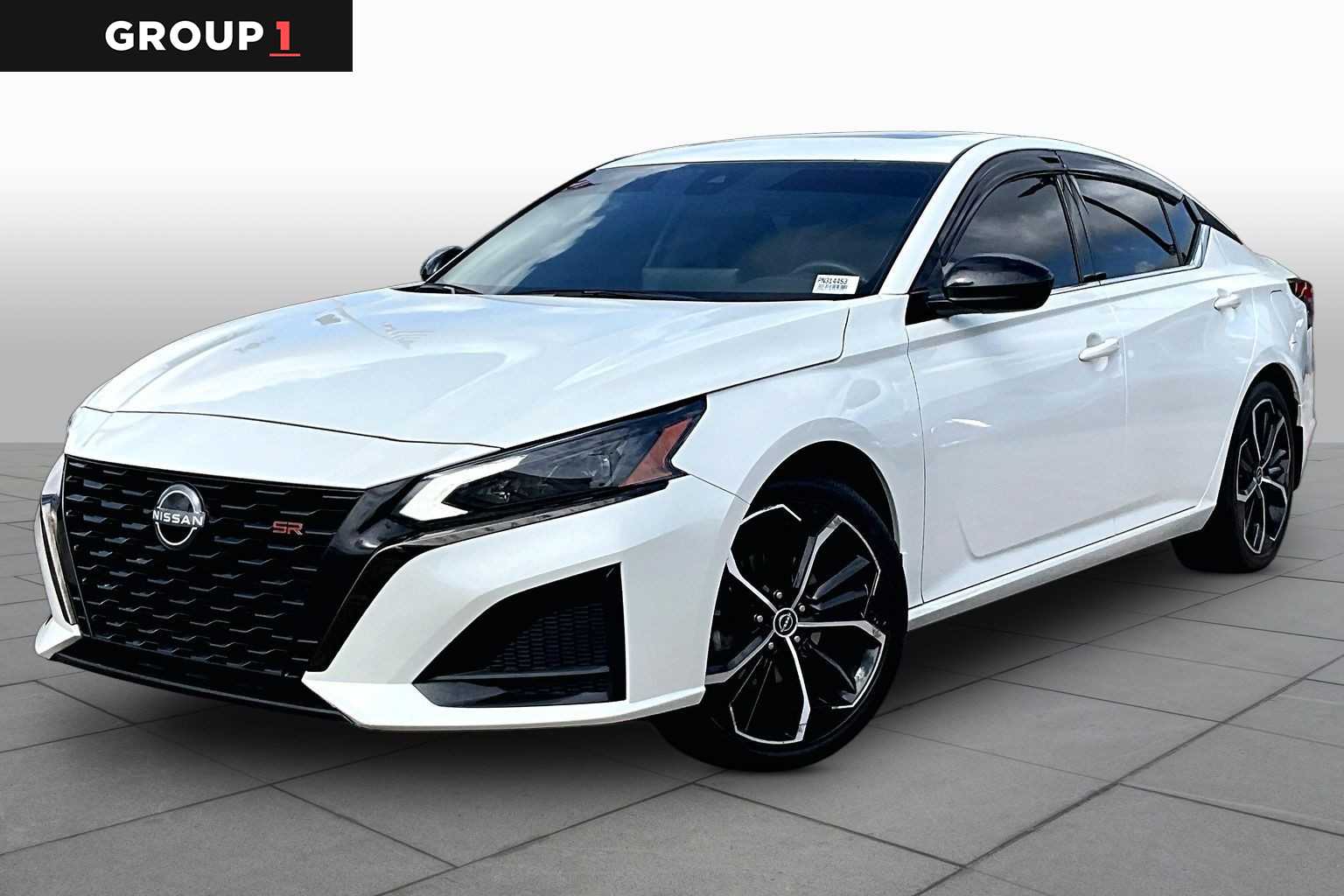2023 Nissan Altima 2.5 SR Pearl White Tricoat at Davis Chevrolet