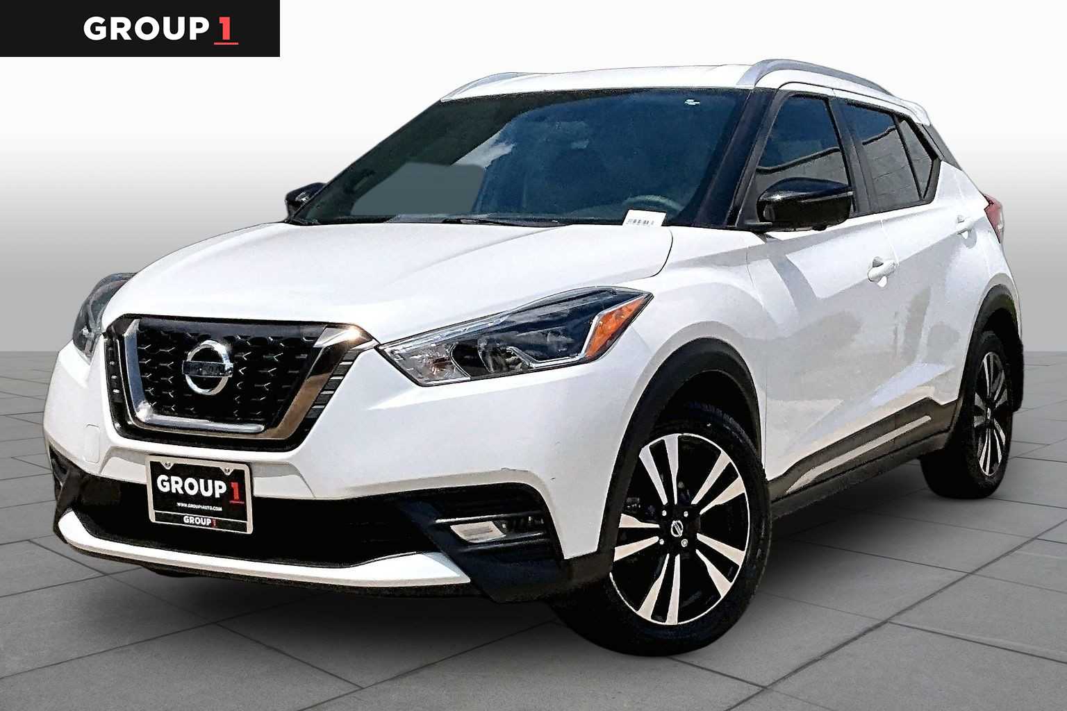 2019 Nissan Kicks SR Aspen White Tricoat at Sterling McCall Nissan