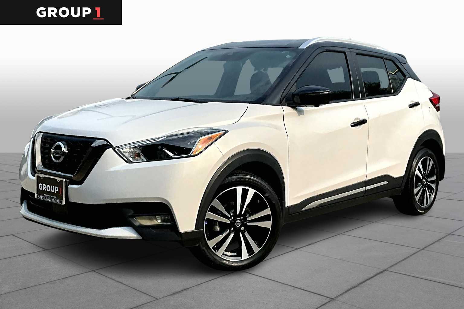 2020 Nissan Kicks SR Aspen White/Super Black at HGreg Houston