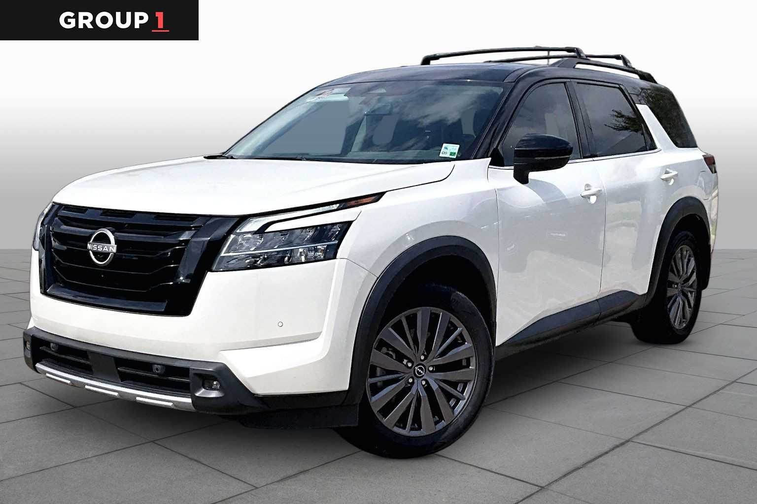 2023 Nissan Pathfinder SL Pearl White Tricoat/Super Black at Lone Star Chevrolet