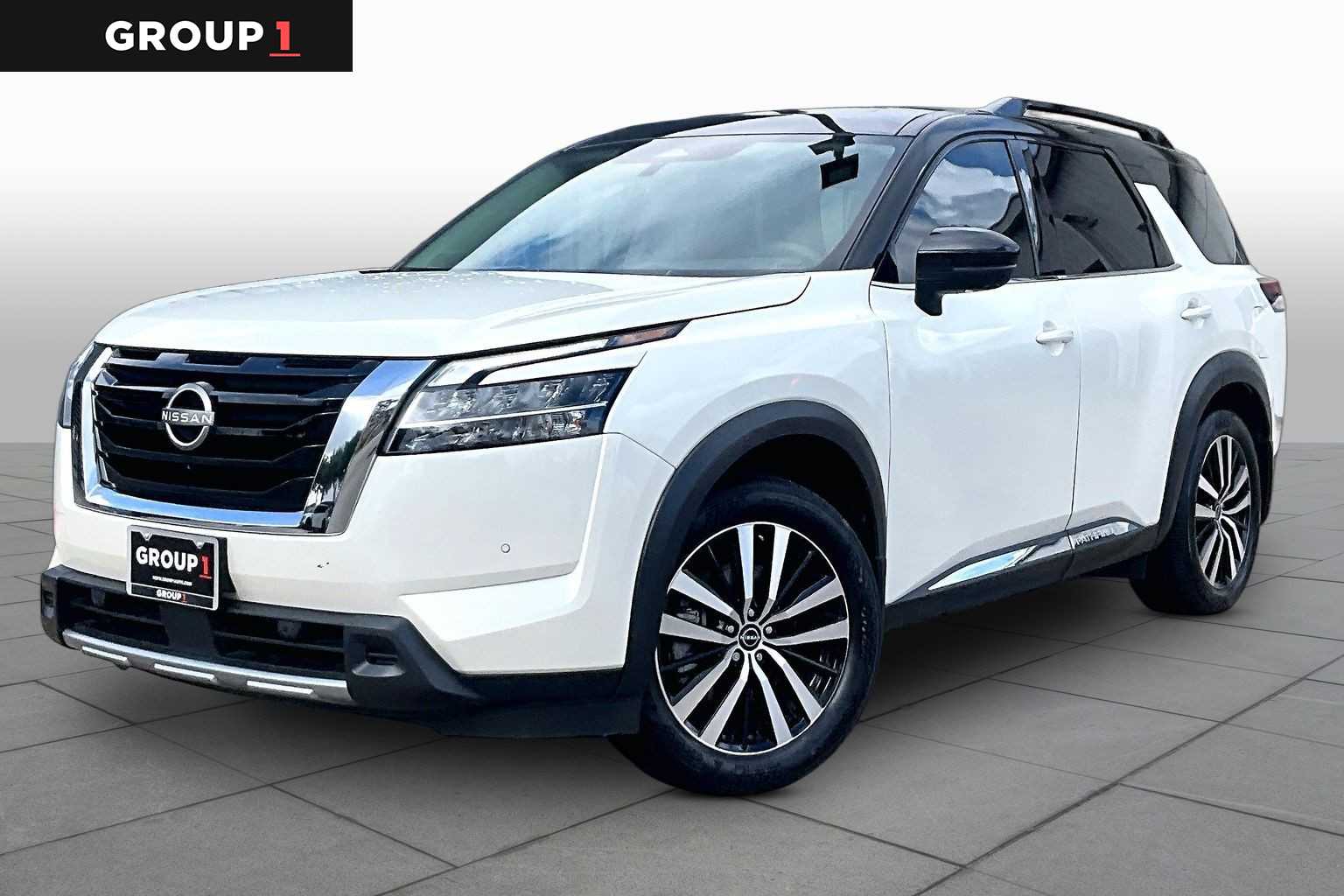 2024 Nissan Pathfinder Platinum Pearl White Tricoat/Super Black at Honda of Clear Lake