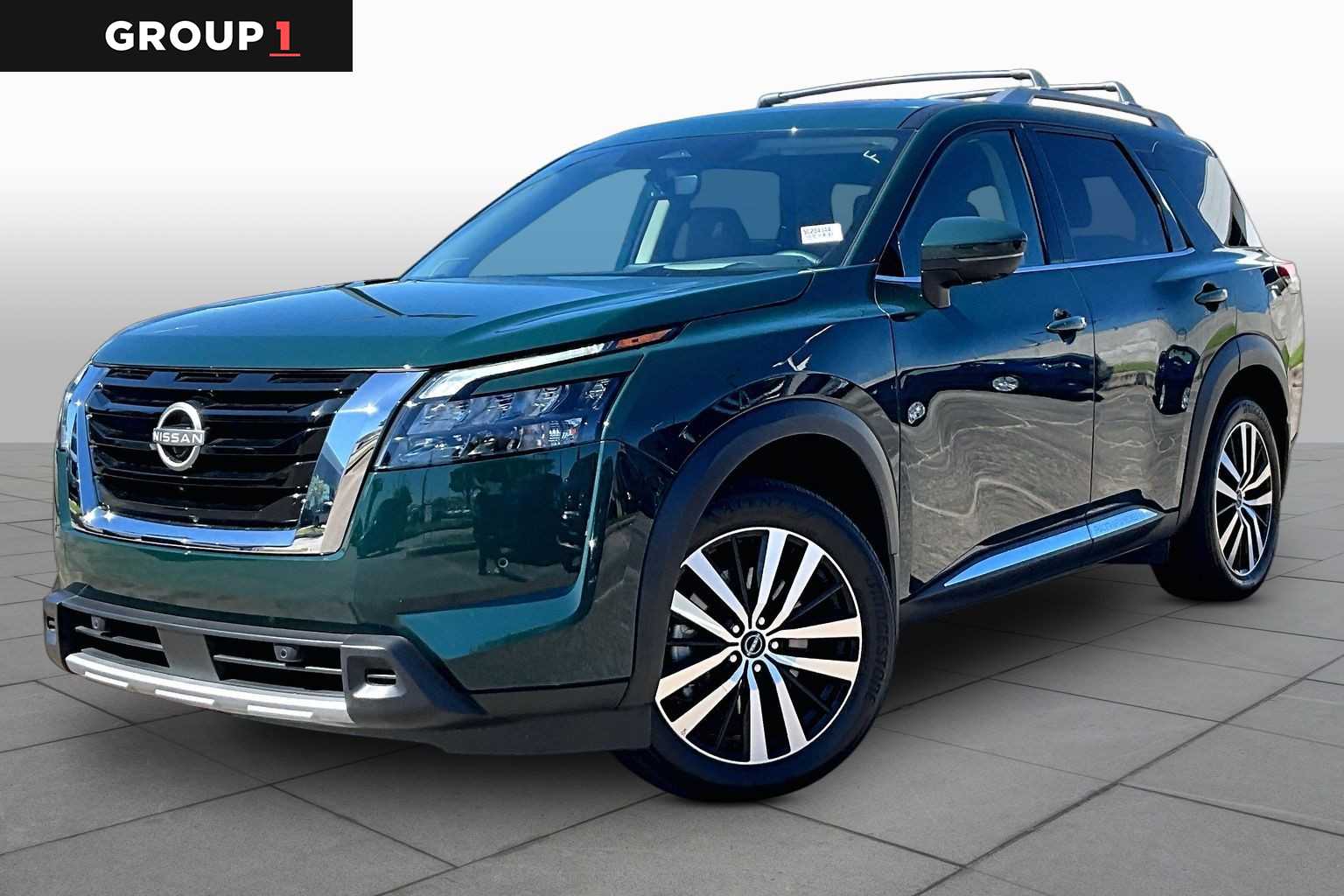 2025 Nissan Pathfinder Platinum Obsidian Green Pearl at Mac Haik Ford
