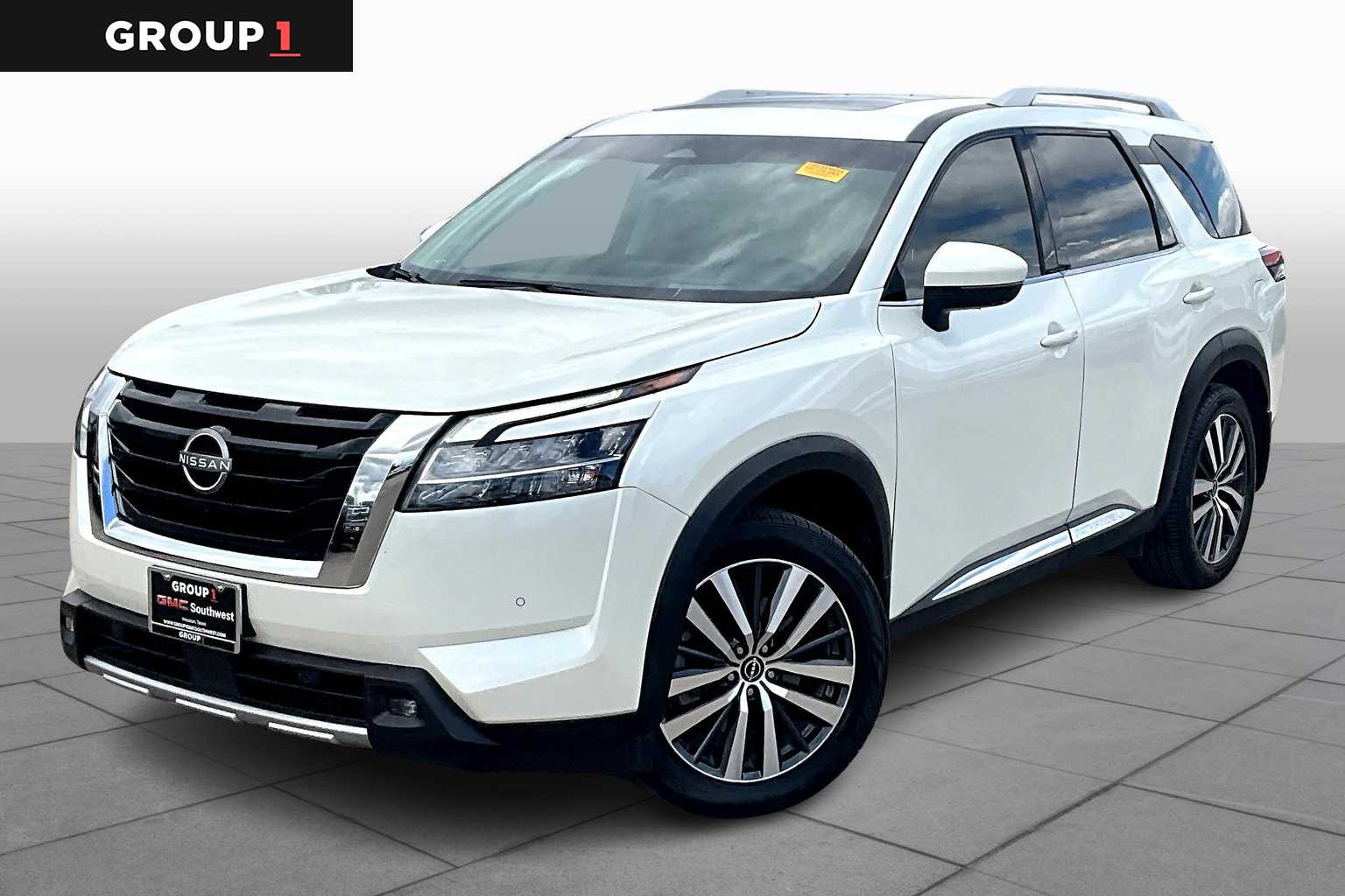 2022 Nissan Pathfinder Platinum Pearl White Tricoat at Sterling McCall Nissan