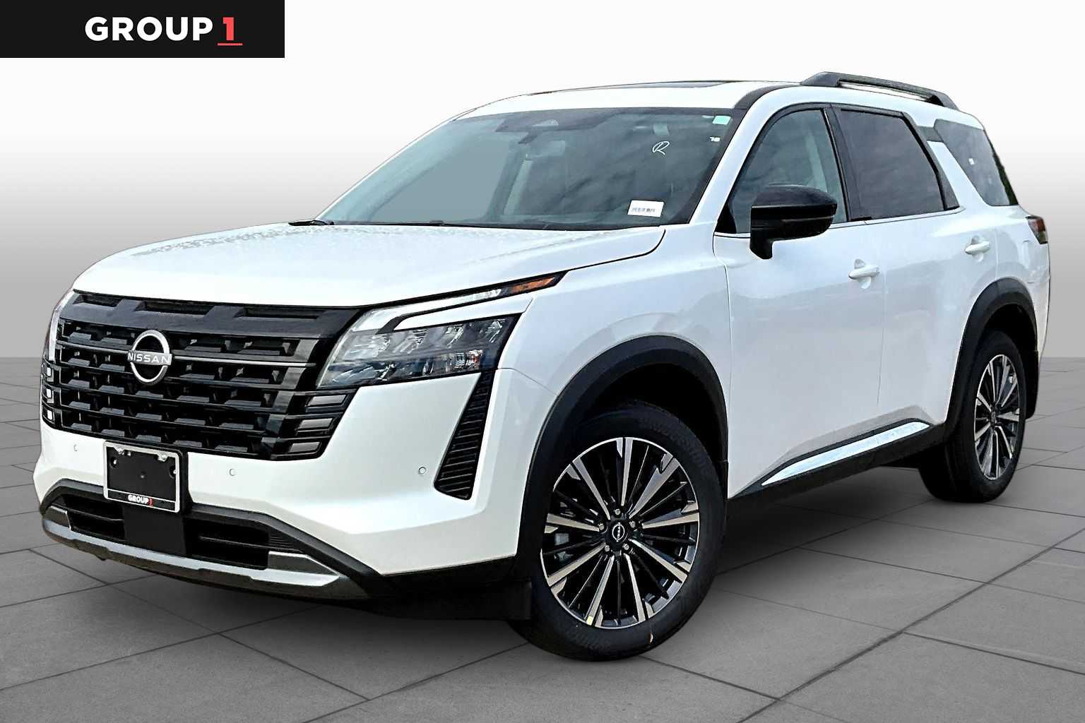 2026 Nissan Pathfinder Platinum Everest White Pearl Tricoat at Sterling McCall Nissan