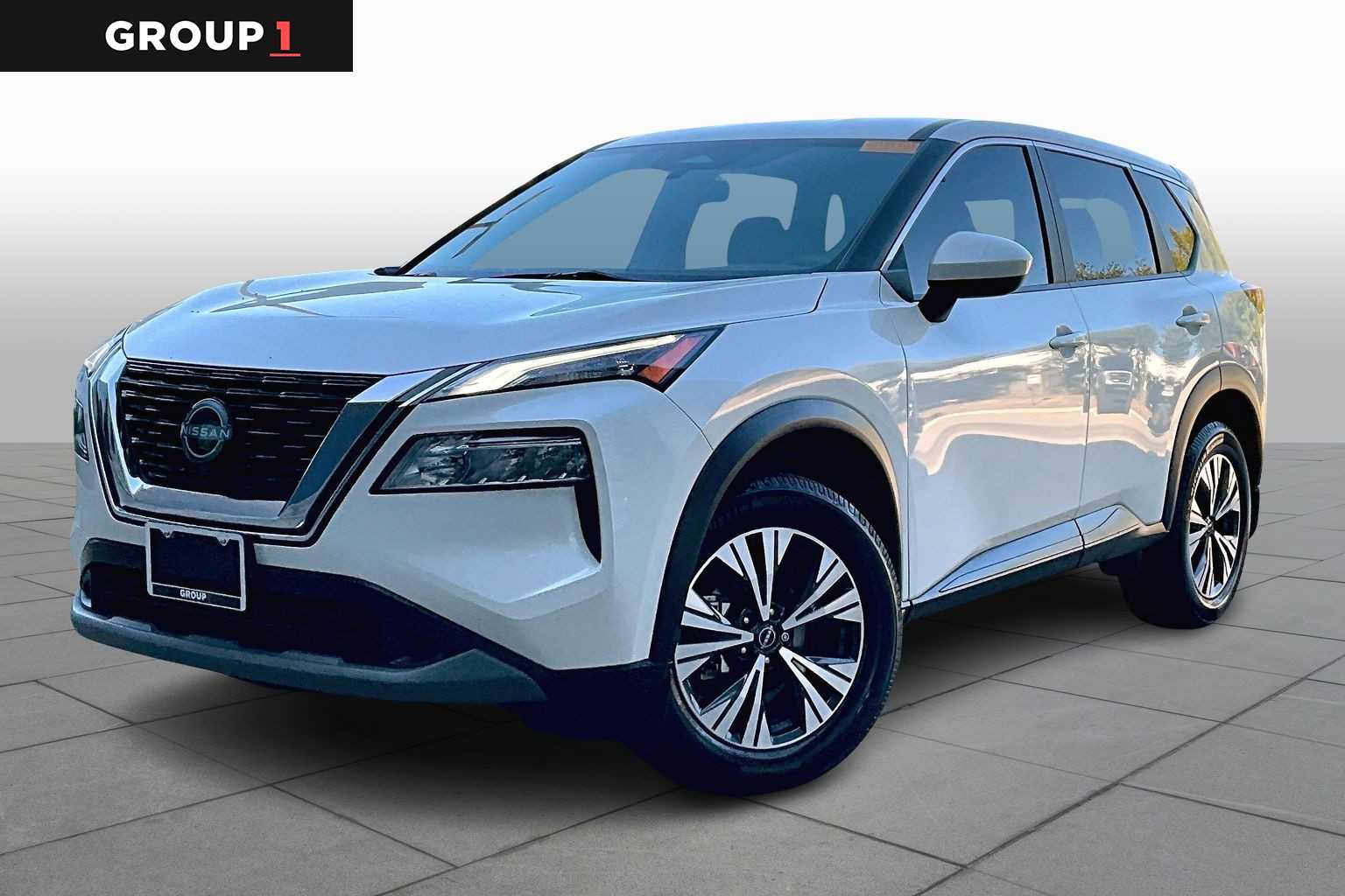 2023 Nissan Rogue SV Pearl White Tricoat at Sterling McCall Nissan