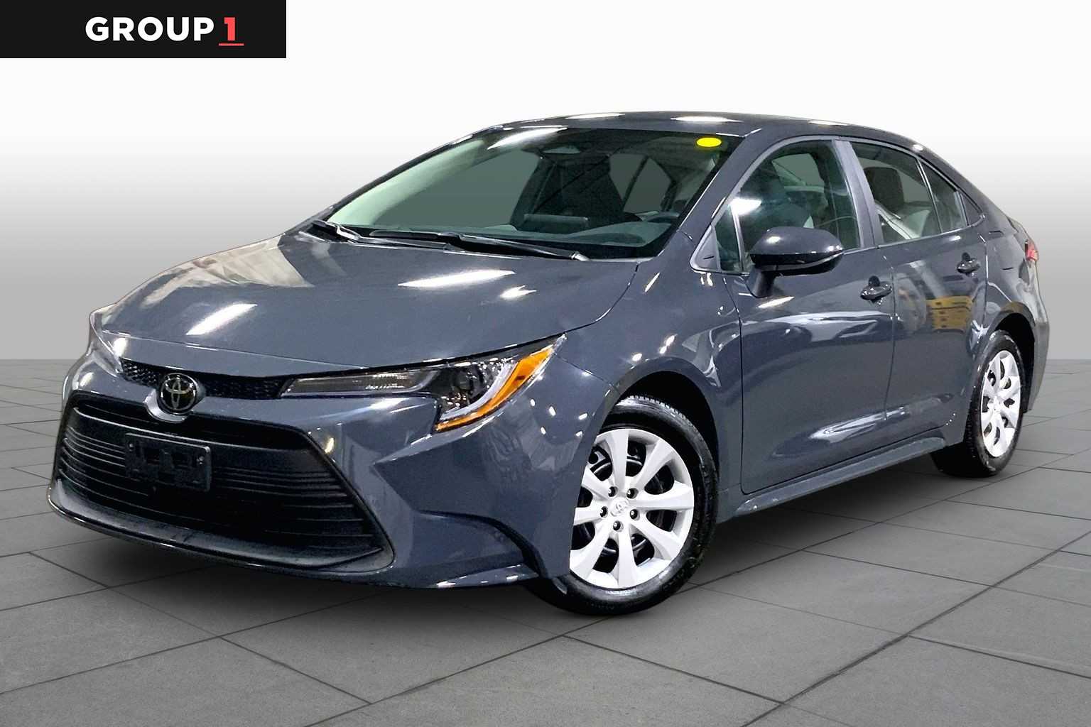 2025 Toyota Corolla Underground Sedán Tracción delantera Transmisión variable continua