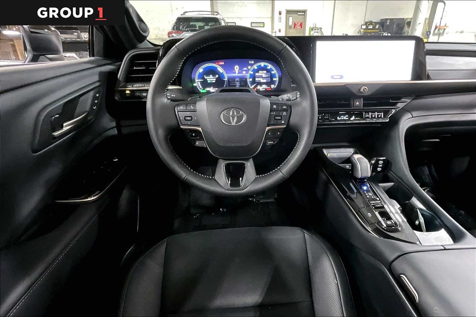 View vehicle photo 6