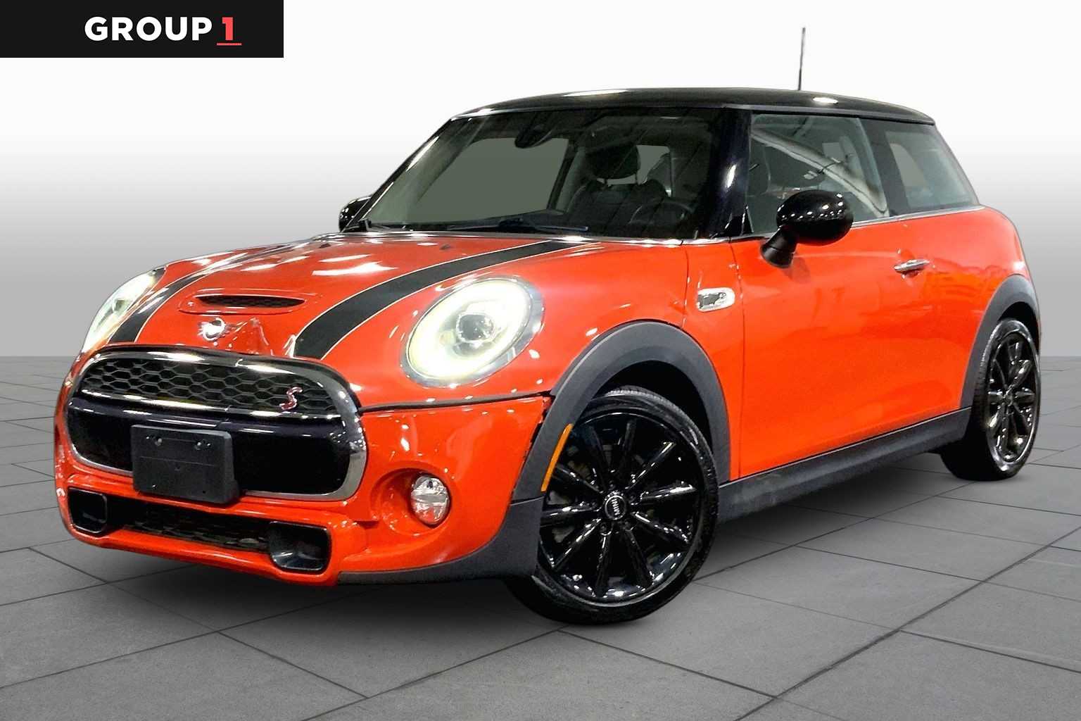 Solaris Orange Metallic 2019 MINI Cooper Hatchback Front-Wheel Drive 6-Speed Automatic