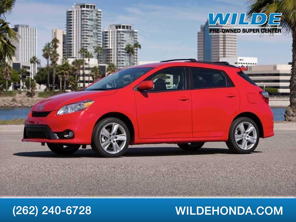 Classic Silver Metallic 2013 Toyota Matrix L Hatchback Front-Wheel Drive Automatic