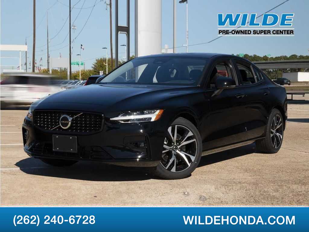 2024 Volvo S60 B5 Core Dark Theme AWD