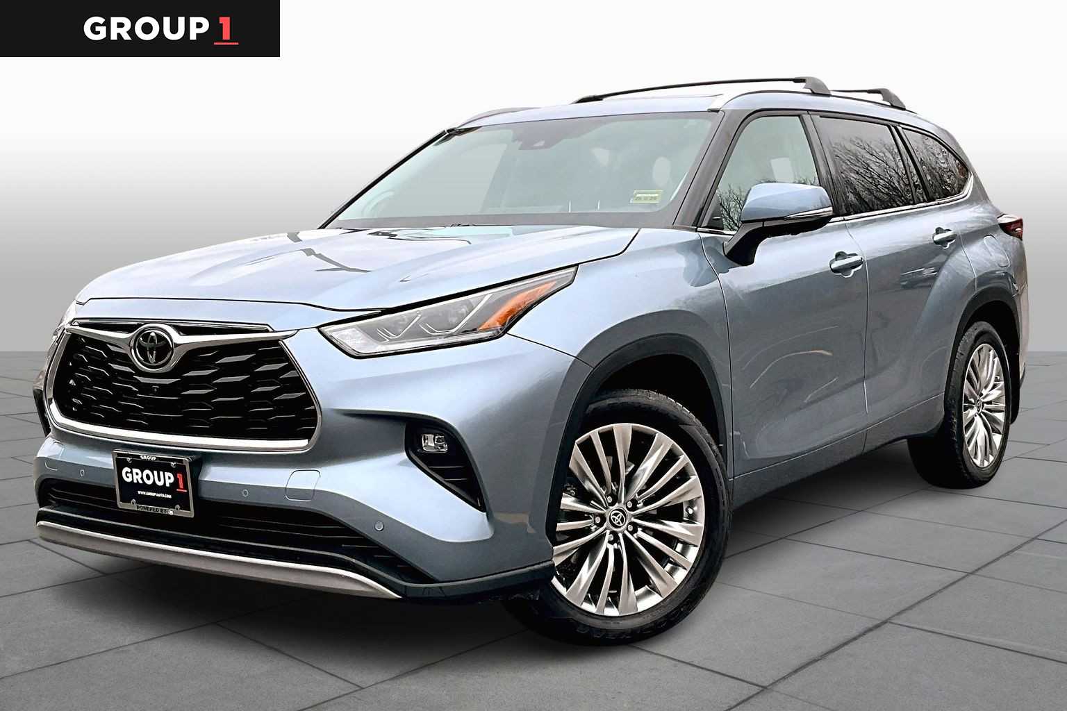 Moon Dust 2024 Toyota Highlander Platinum AWD SUV / Crossover All-Wheel Drive 8-Speed Automatic