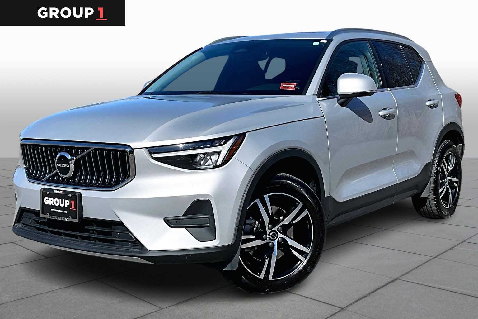 2025 Volvo XC40 B5 Core Bright Theme AWD