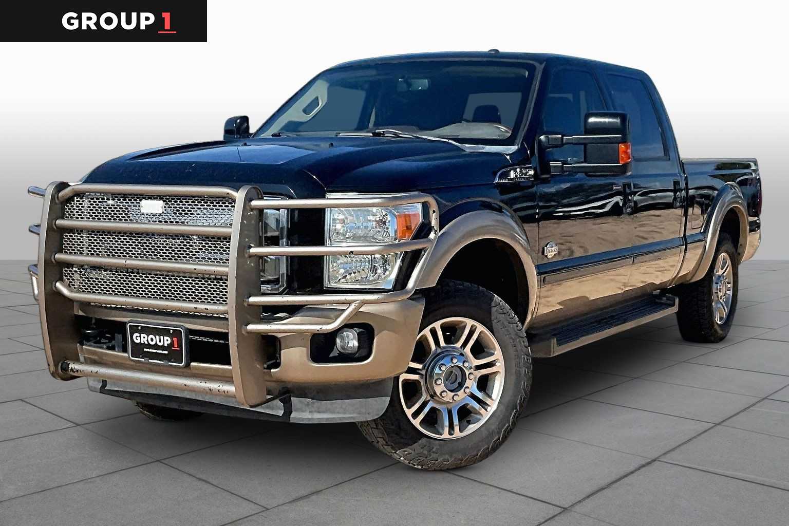 Tuxedo Black Metallic/Pale Adobe Metallic 2013 Ford F-250 Super Duty Pickup Truck Four-Wheel Drive 6-Speed Automatic