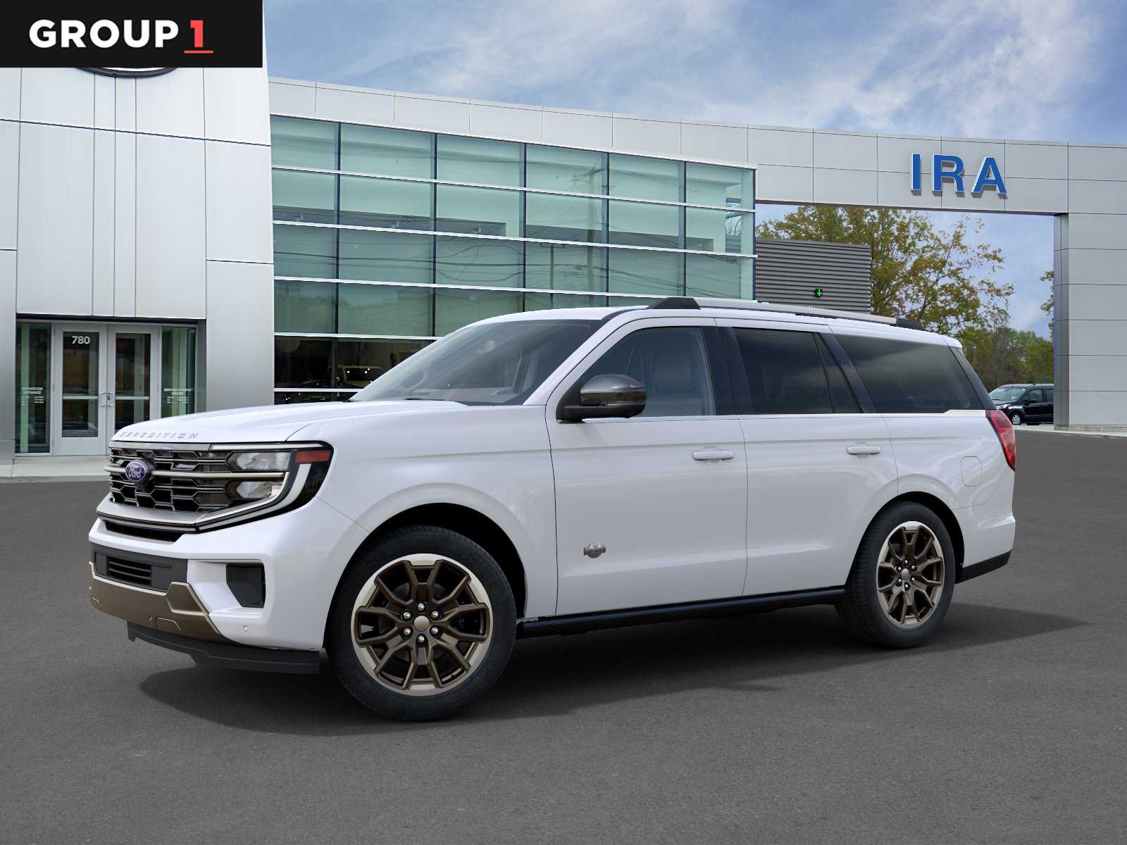 Star White Metallic Tri-Coat 2027 Ford Expedition SUV / Crossover Four-Wheel Drive Automatic